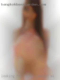 Looking to fuck in Jackson, MI for tall, nerdy submissive men.