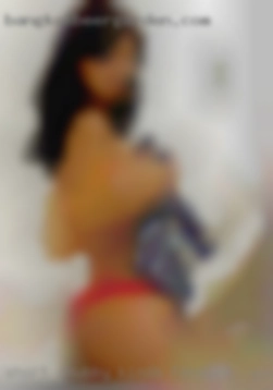 Short females near you chubby kinda geeky  girl.
