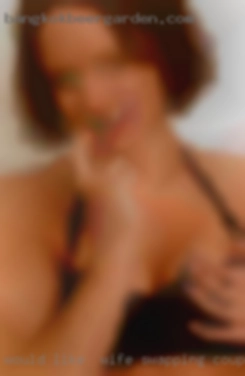 Would like  to wife swapping couples meet others like me.