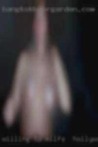 Willing milfs in Hollywood, Florida to provide free demonstrations.